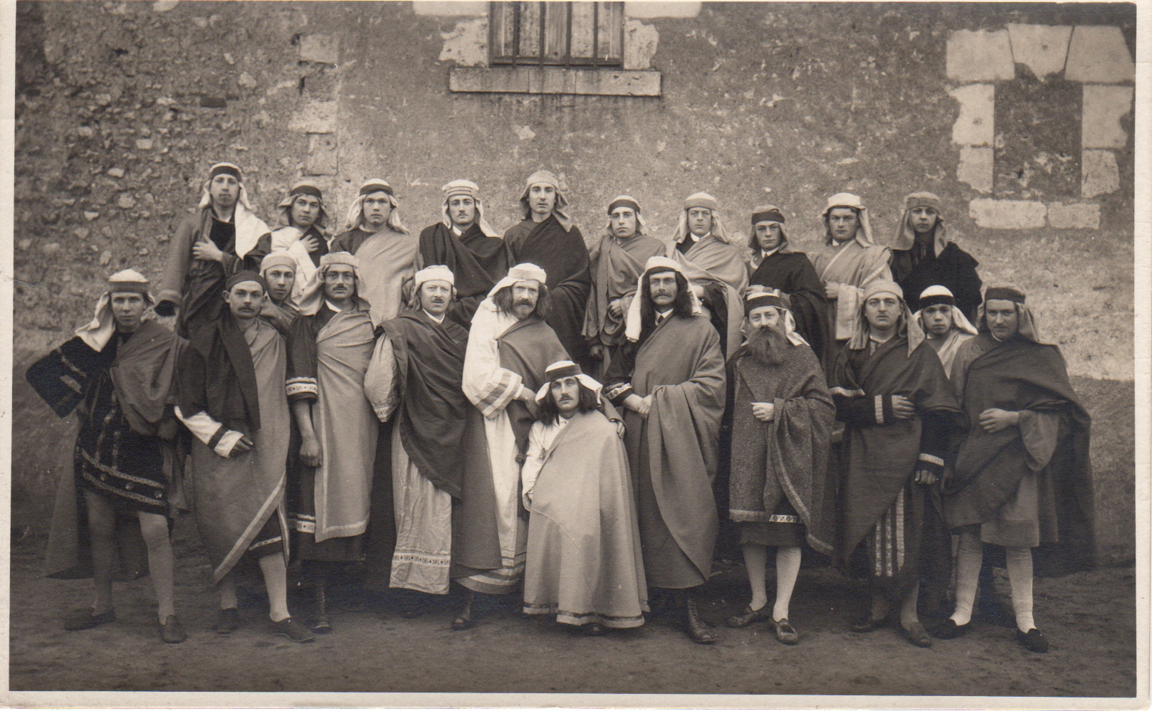 L'équipe de théatre de l'Etoile Saint Marc dans les années 30